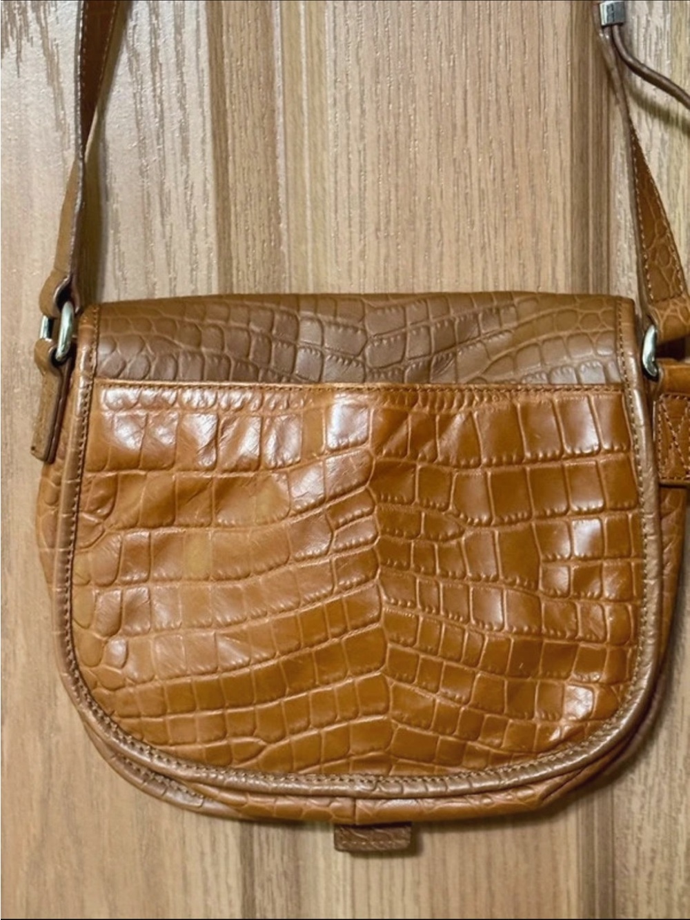 Michael Kors Cognac Croc-Embossed Crossbody Bag EUC - Picture 5 of 9